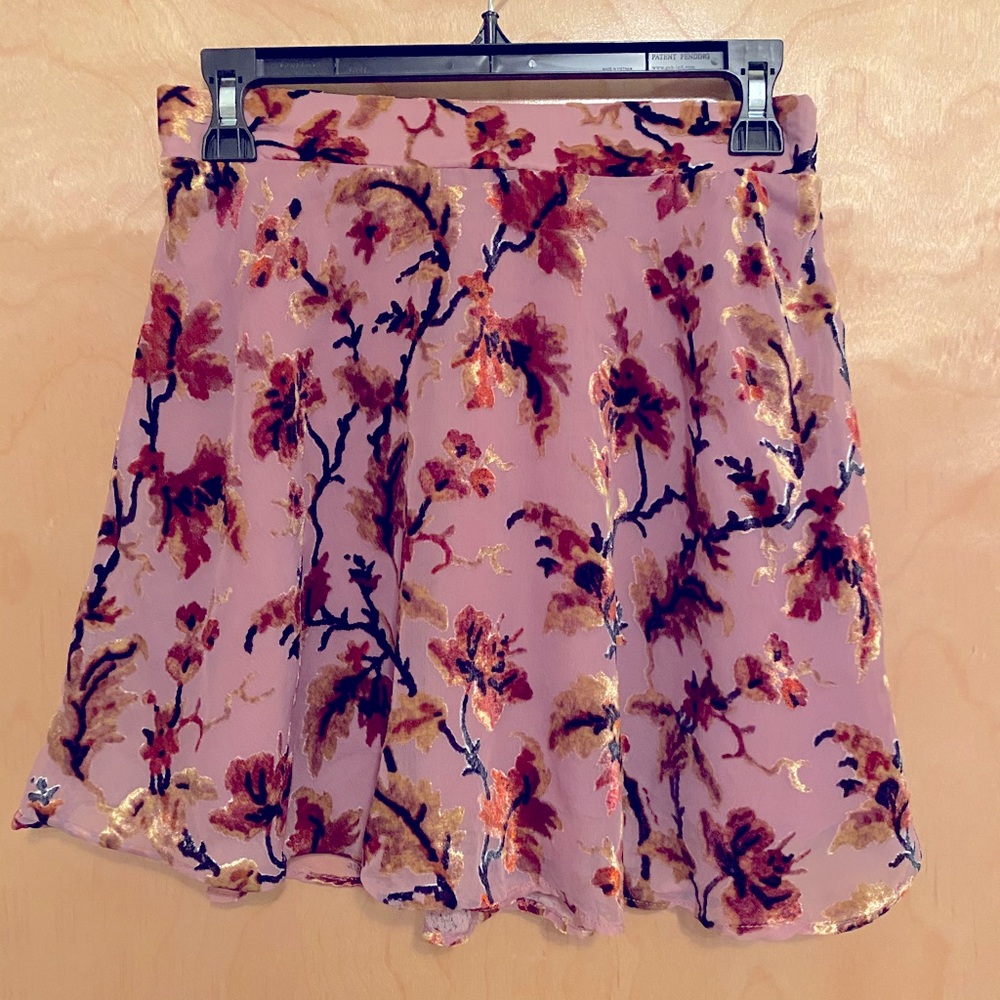 Urban Outfitters flirty mini velvet detail size S